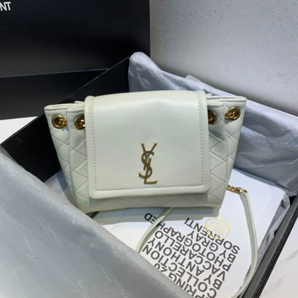 Model:672738 Size:18x13x6cm