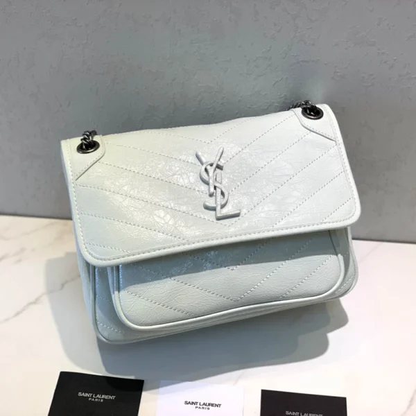 LOULOU PUFFER Lambskin bag Size: 23x15.5x5.8cm Model: 620333